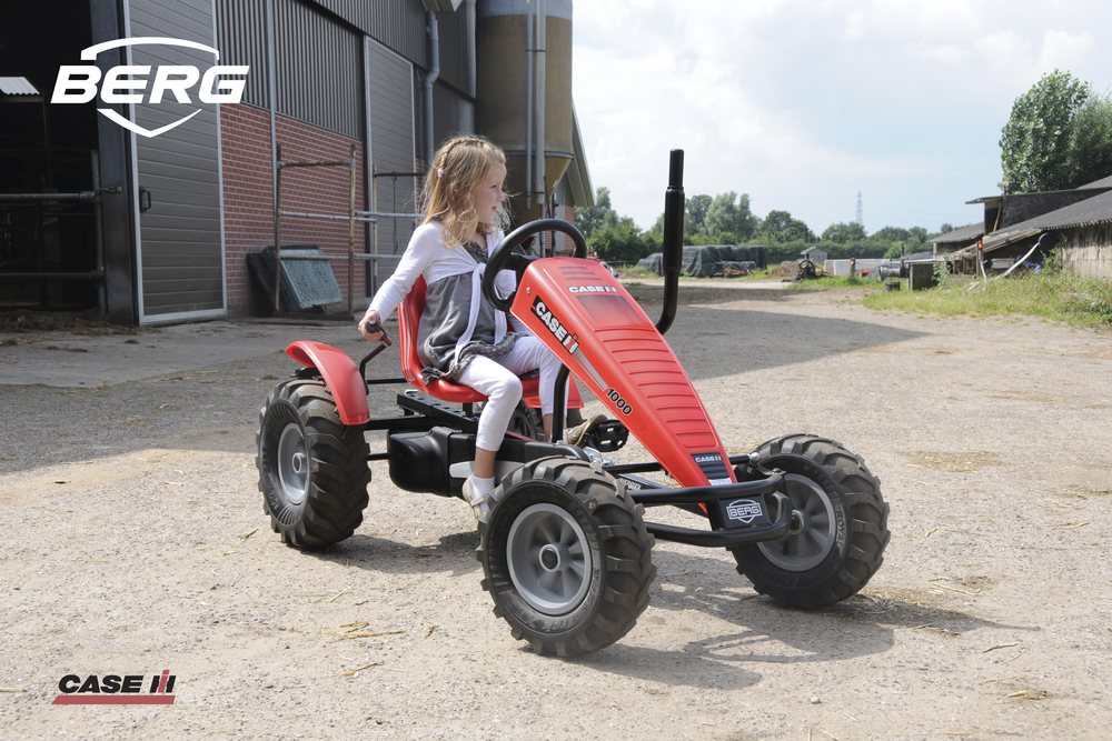 preview_BERG Case-IH BFR with girl-3