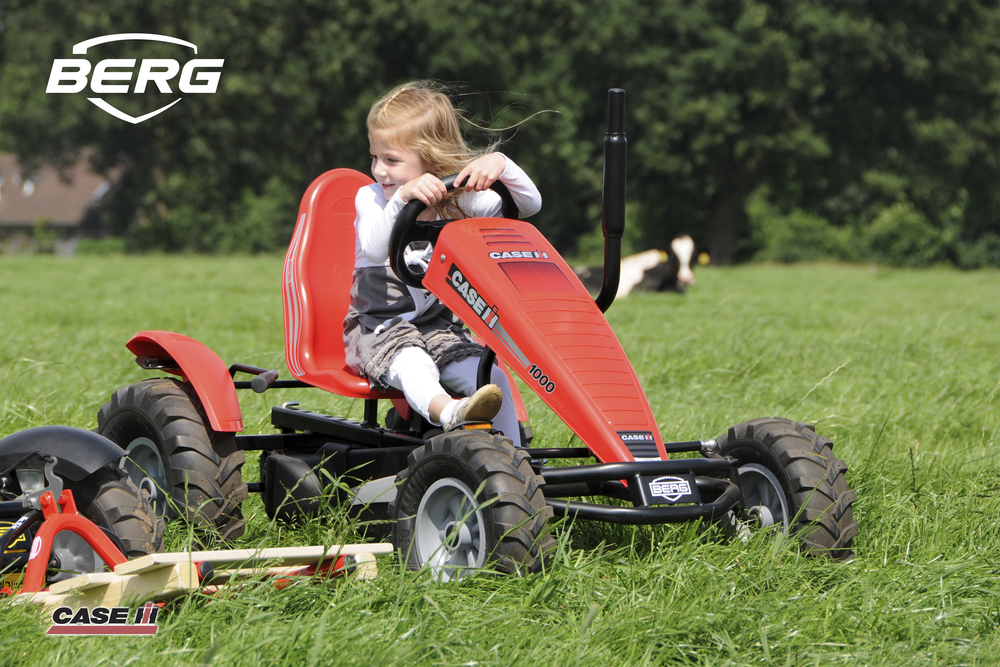 preview_BERG Case-IH BFR with girl